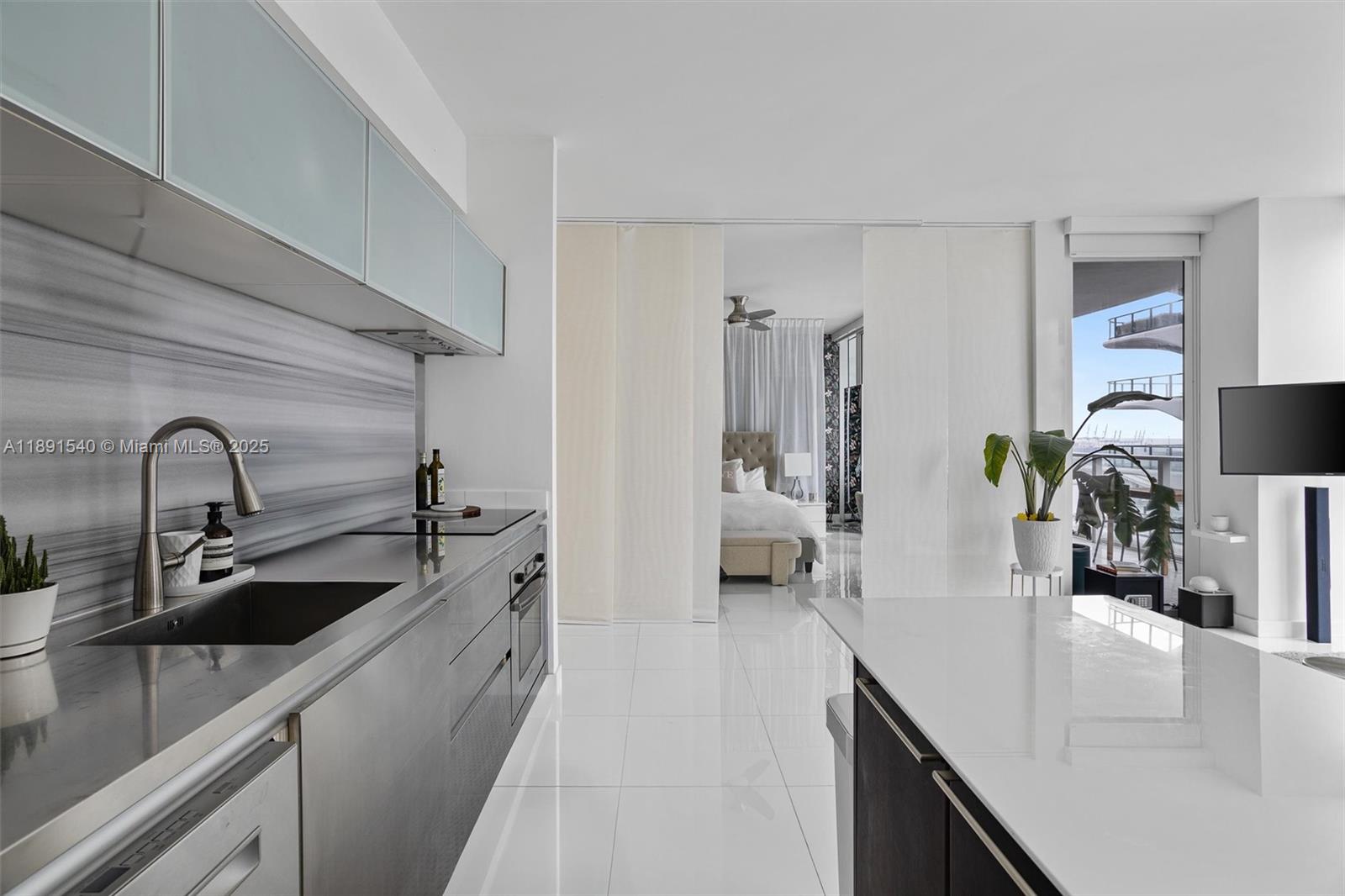 1040 Biscayne Blvd #2108, Miami FL 33132