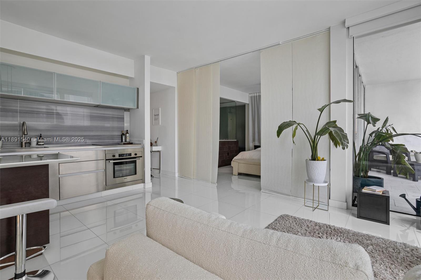1040 Biscayne Blvd #2108, Miami FL 33132