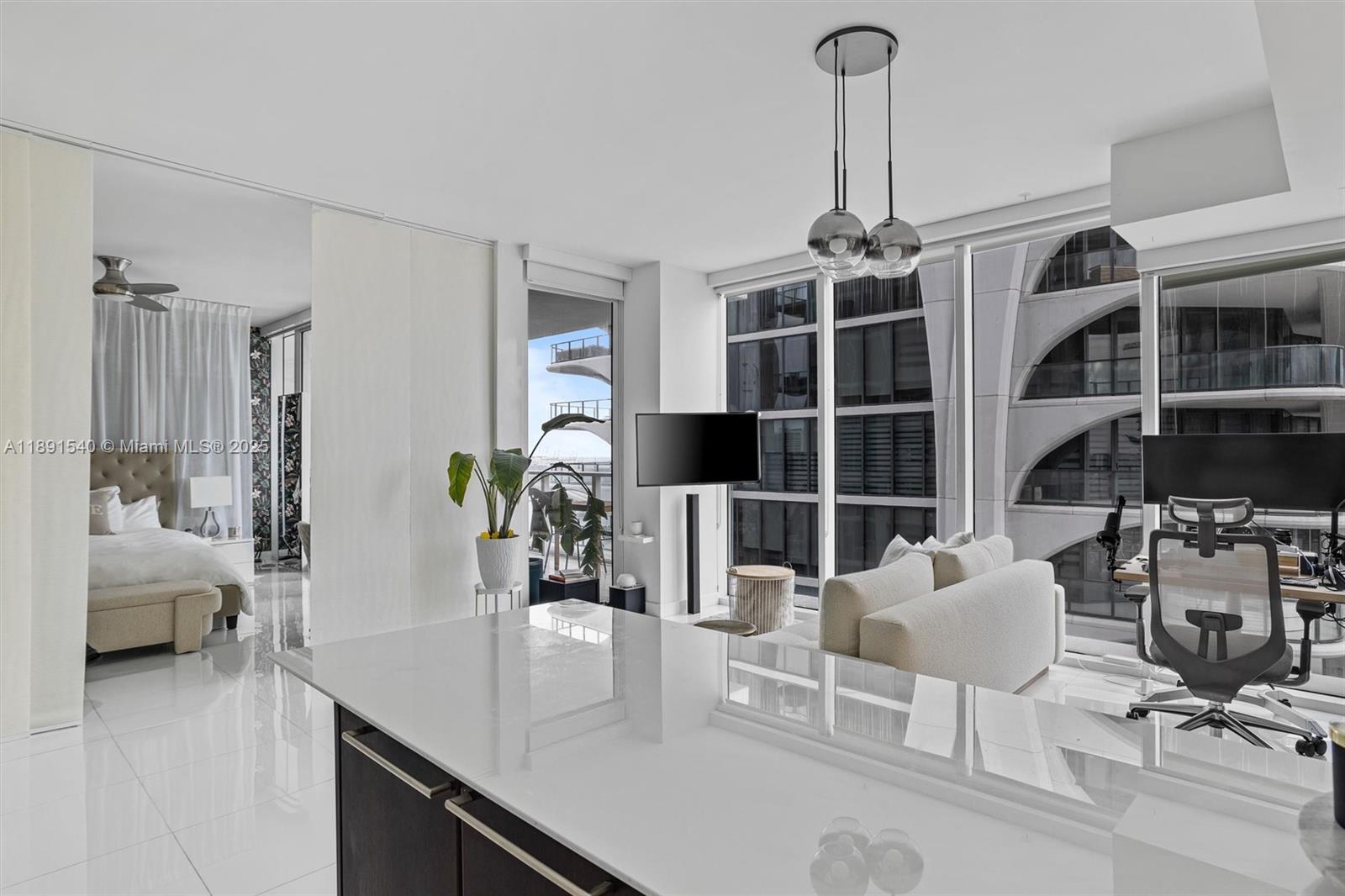 1040 Biscayne Blvd #2108, Miami FL 33132