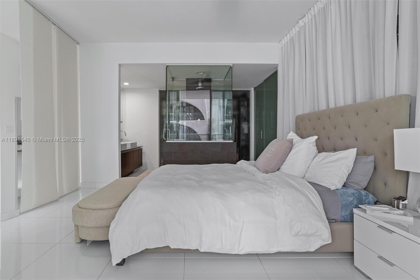 1040 Biscayne Blvd #2108, Miami FL 33132