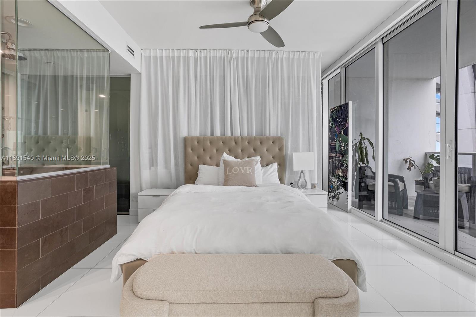 1040 Biscayne Blvd #2108, Miami FL 33132