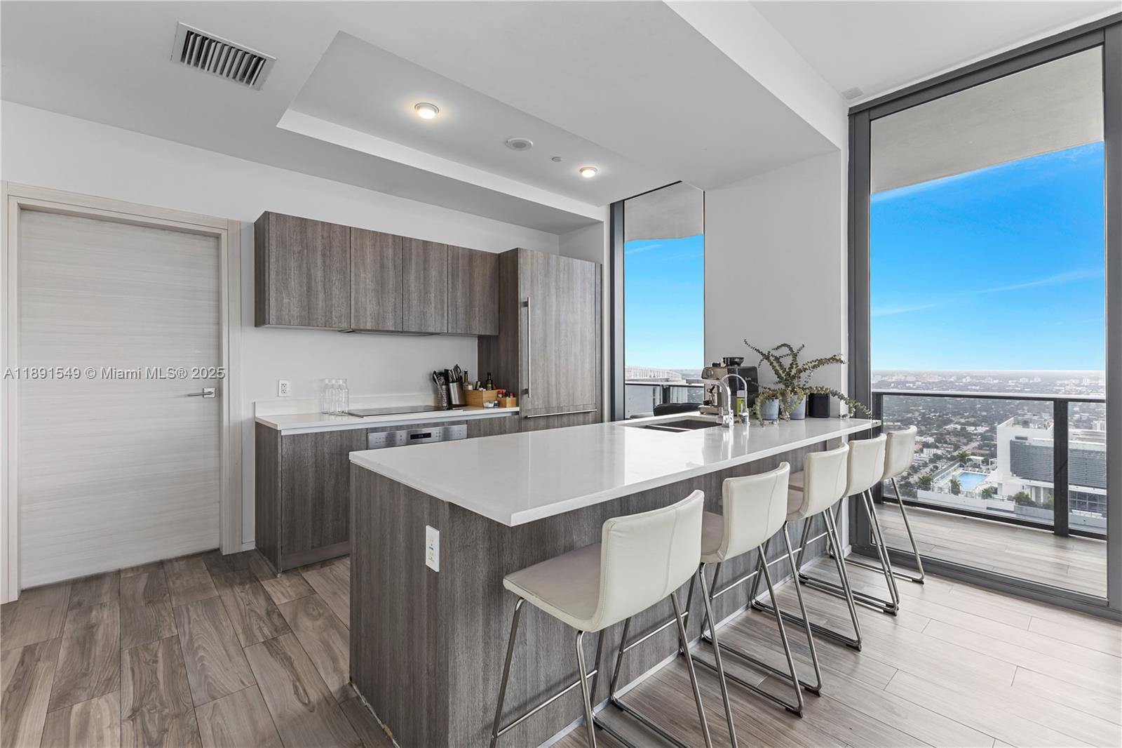 801 S Miami Ave #5509, Miami FL 33130