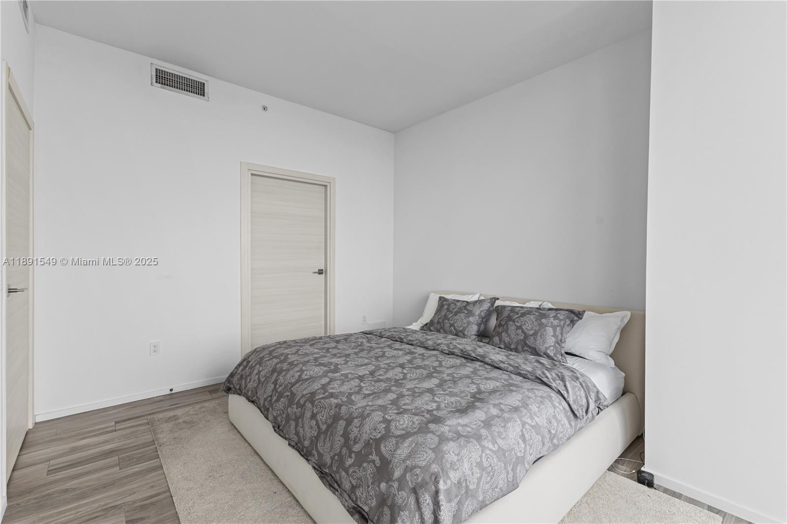 801 S Miami Ave #5509, Miami FL 33130