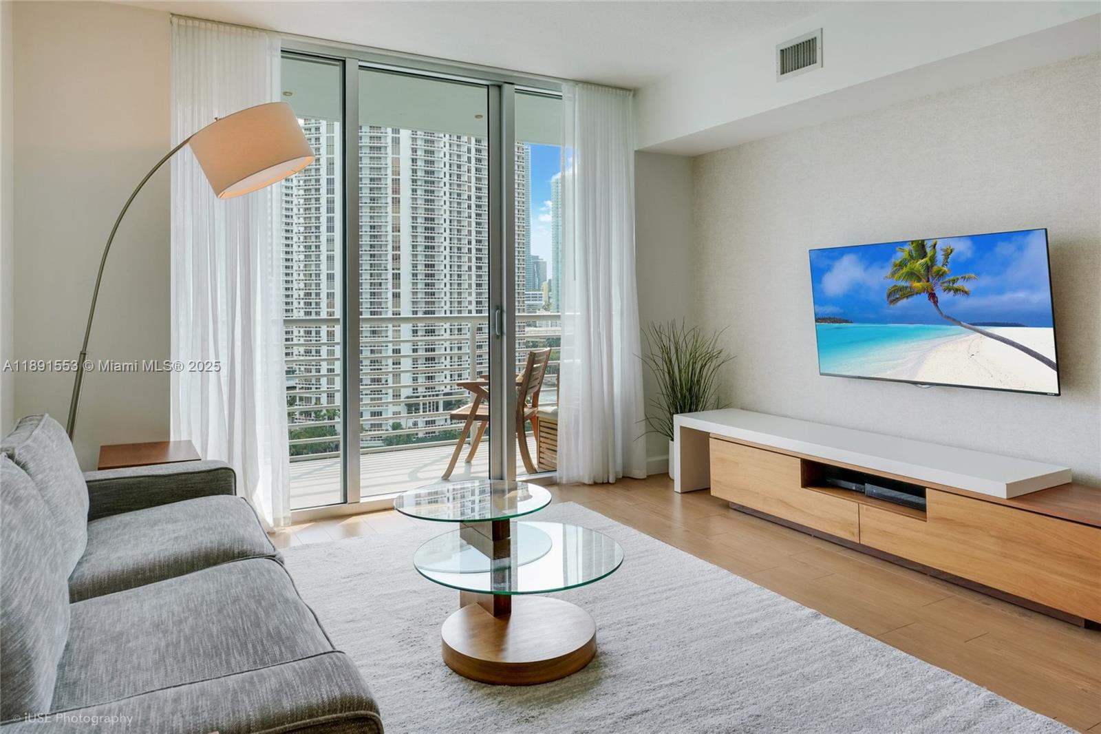325 S Biscayne Blvd #1721, Miami FL 33131