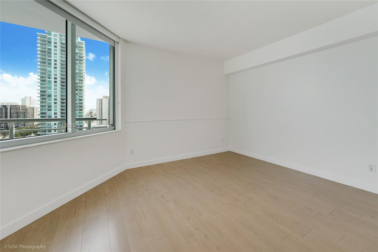 325 S Biscayne Blvd #1721, Miami FL 33131