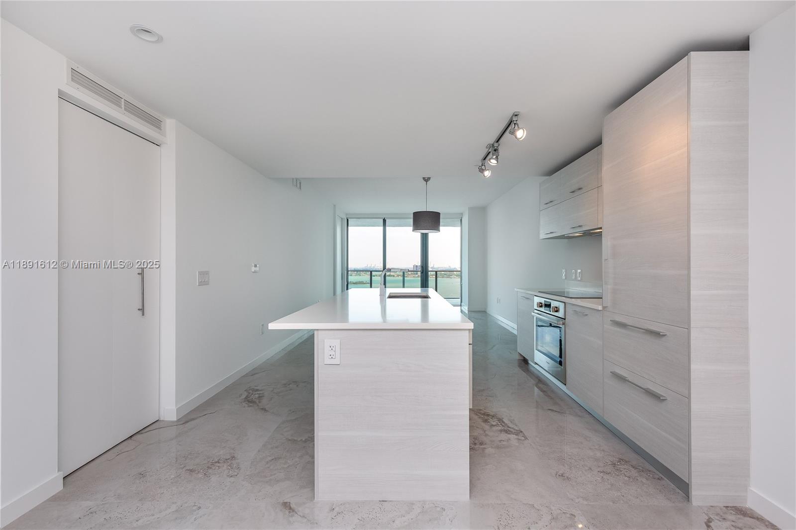 650 NE 32nd St #2403, Miami FL 33137