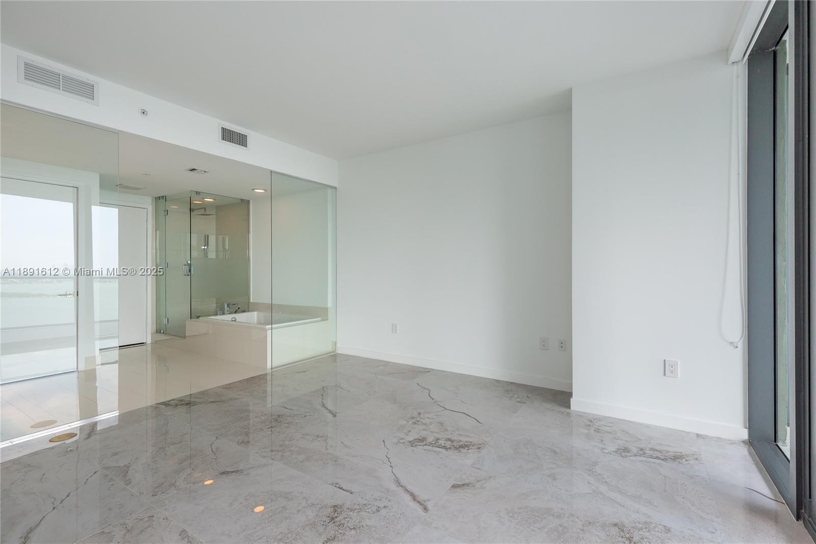 650 NE 32nd St #2403, Miami FL 33137