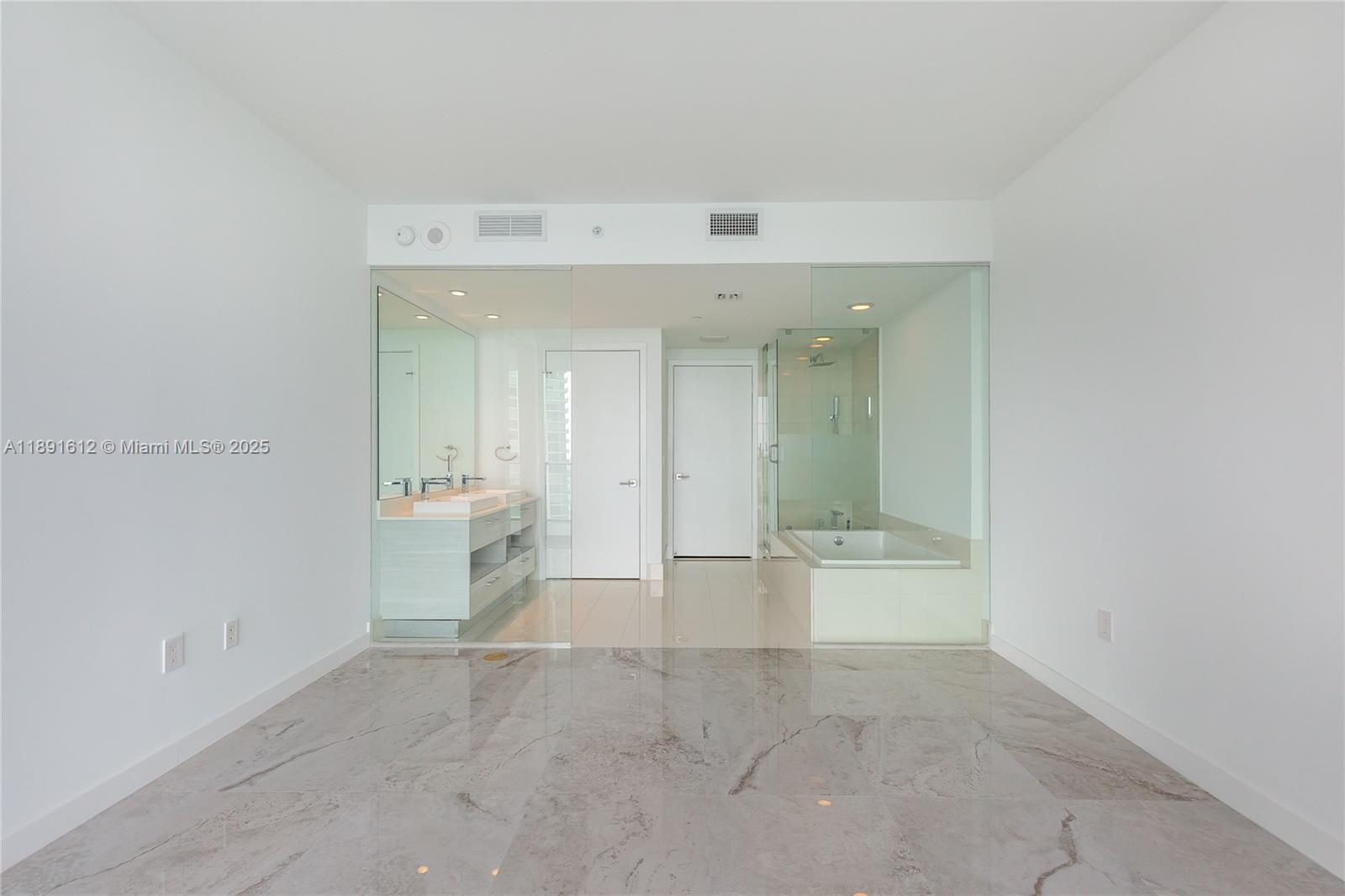 650 NE 32nd St #2403, Miami FL 33137