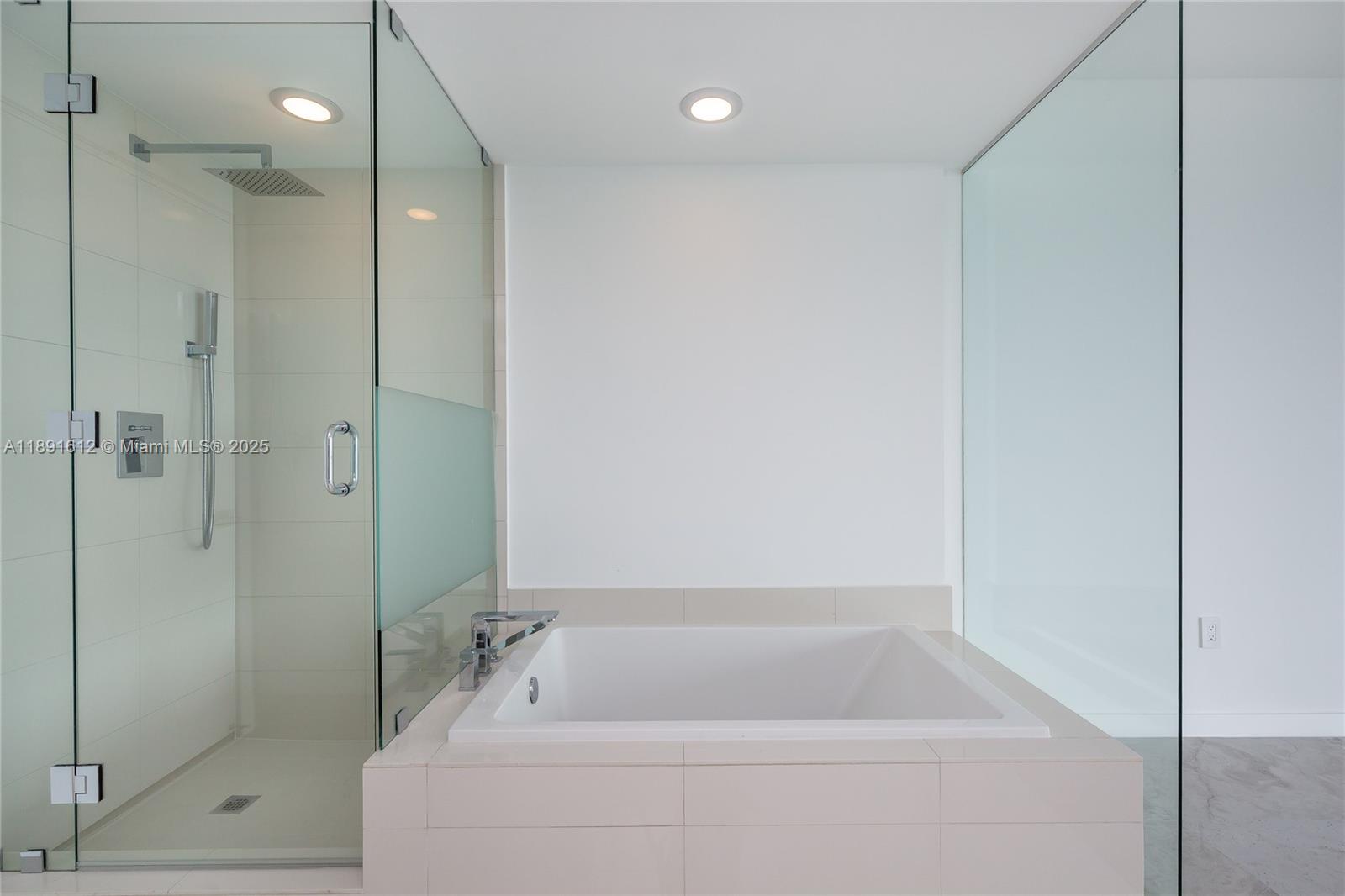 650 NE 32nd St #2403, Miami FL 33137