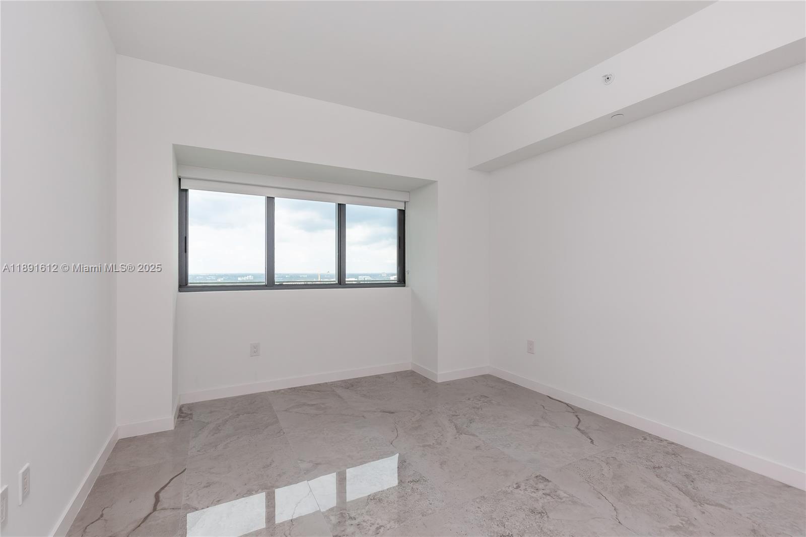 650 NE 32nd St #2403, Miami FL 33137