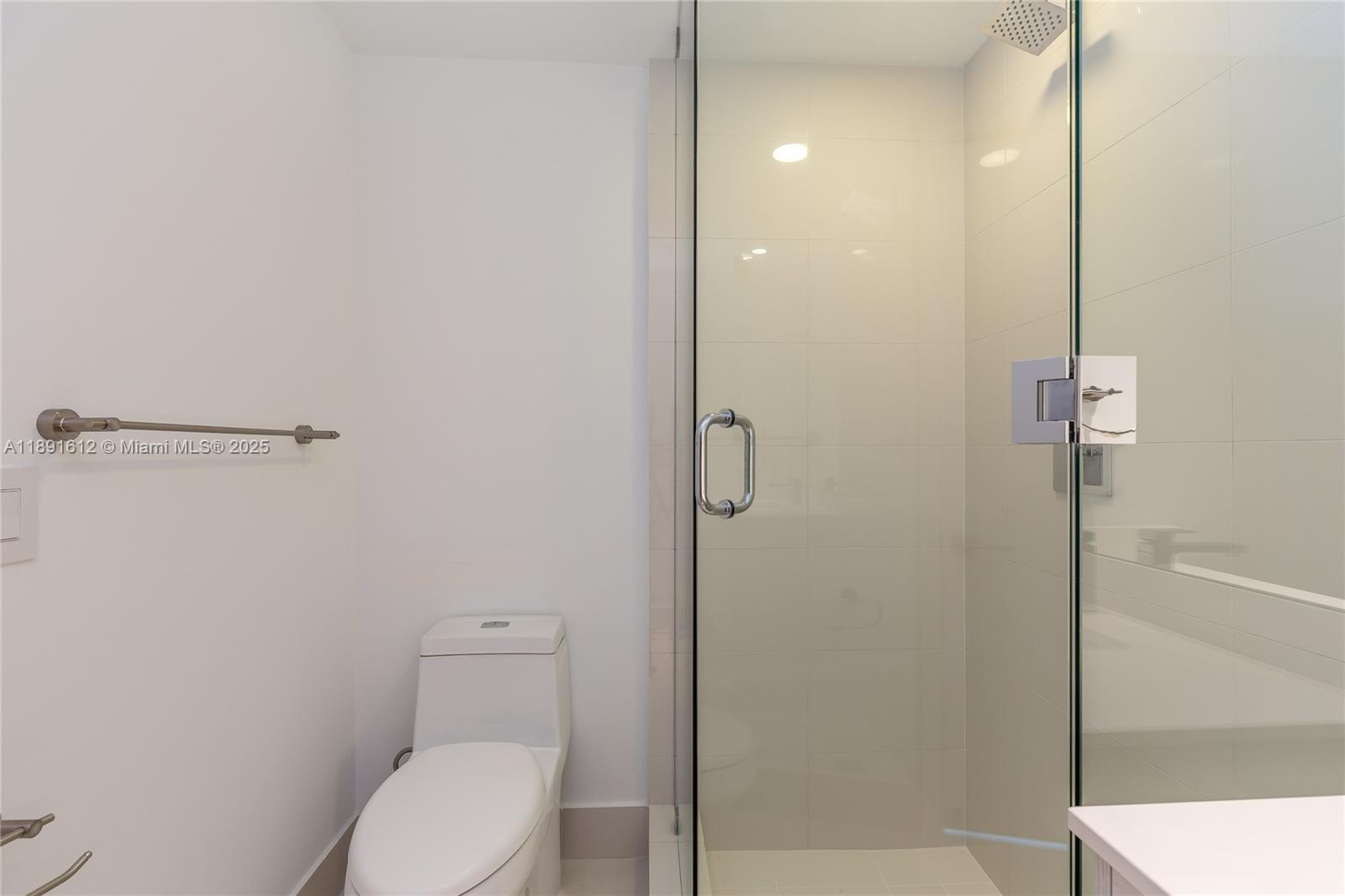 650 NE 32nd St #2403, Miami FL 33137