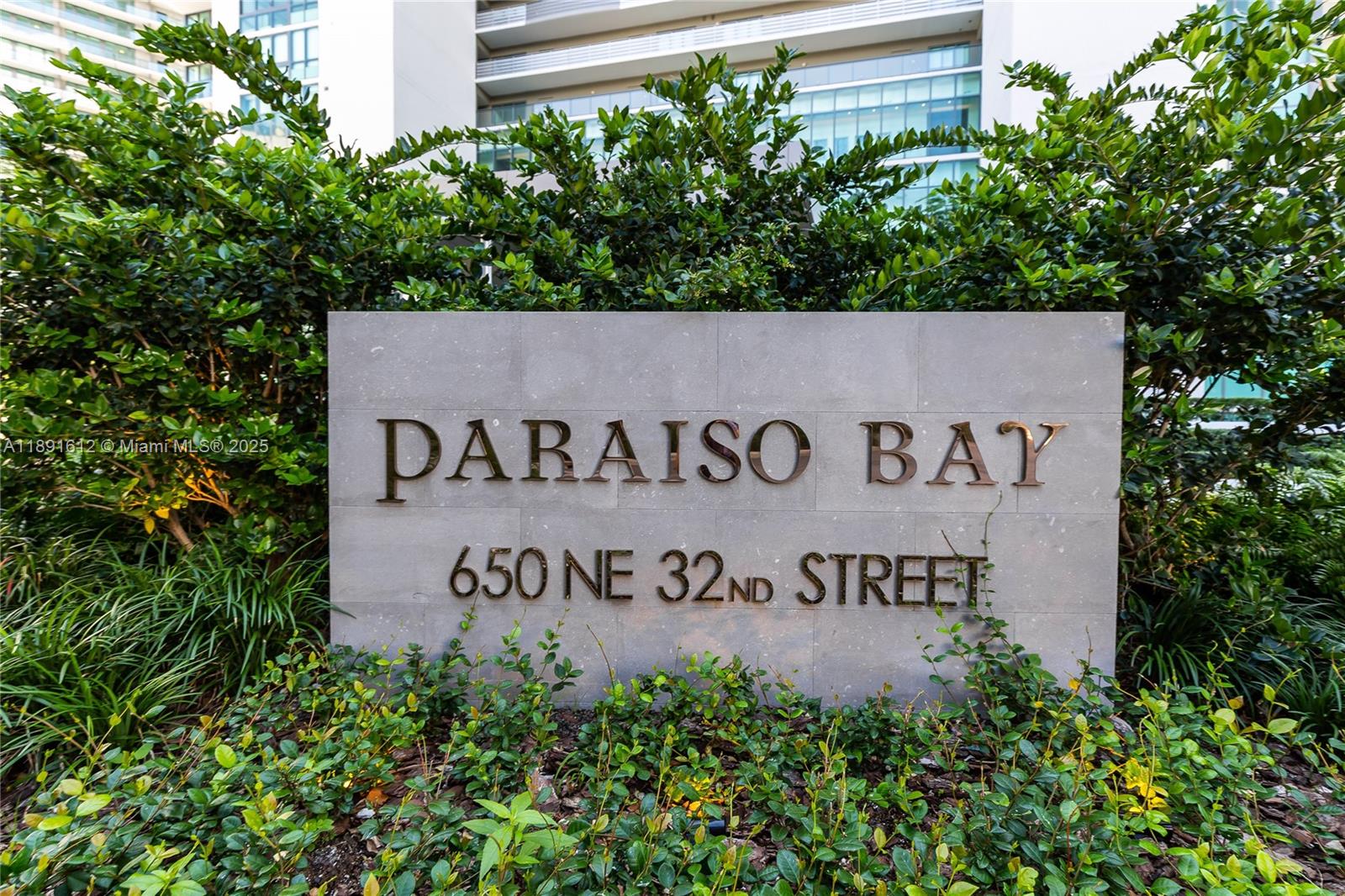 650 NE 32nd St #2403, Miami FL 33137