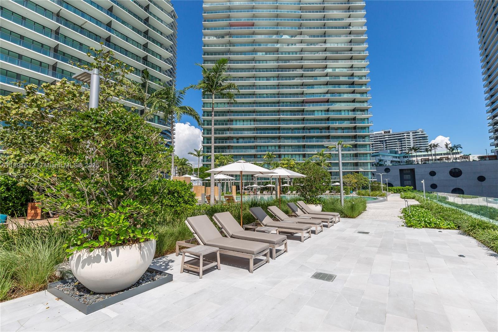 650 NE 32nd St #2403, Miami FL 33137