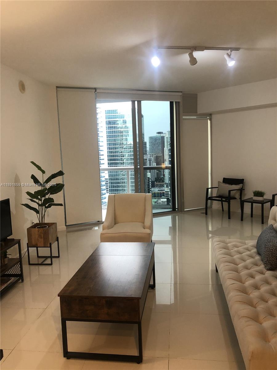 475 Brickell Ave #4008, Miami FL 33131