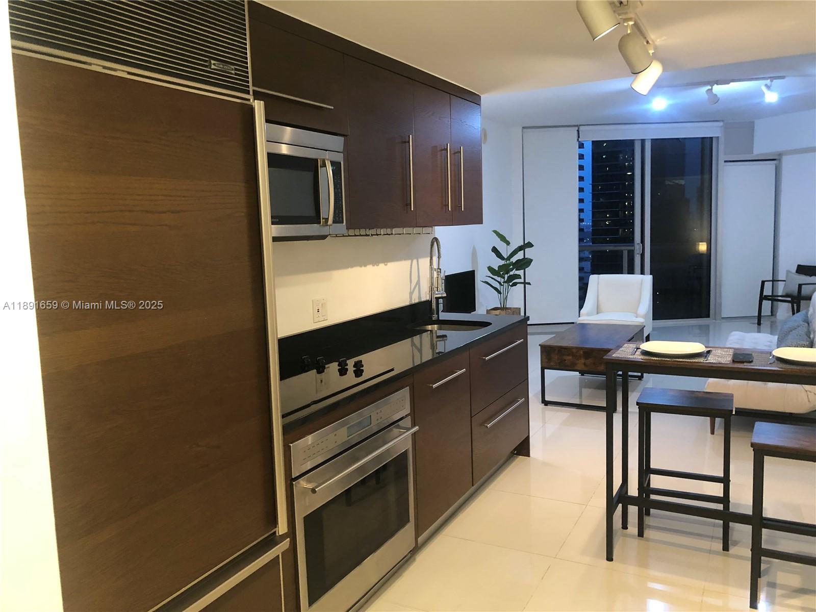 475 Brickell Ave #4008, Miami FL 33131