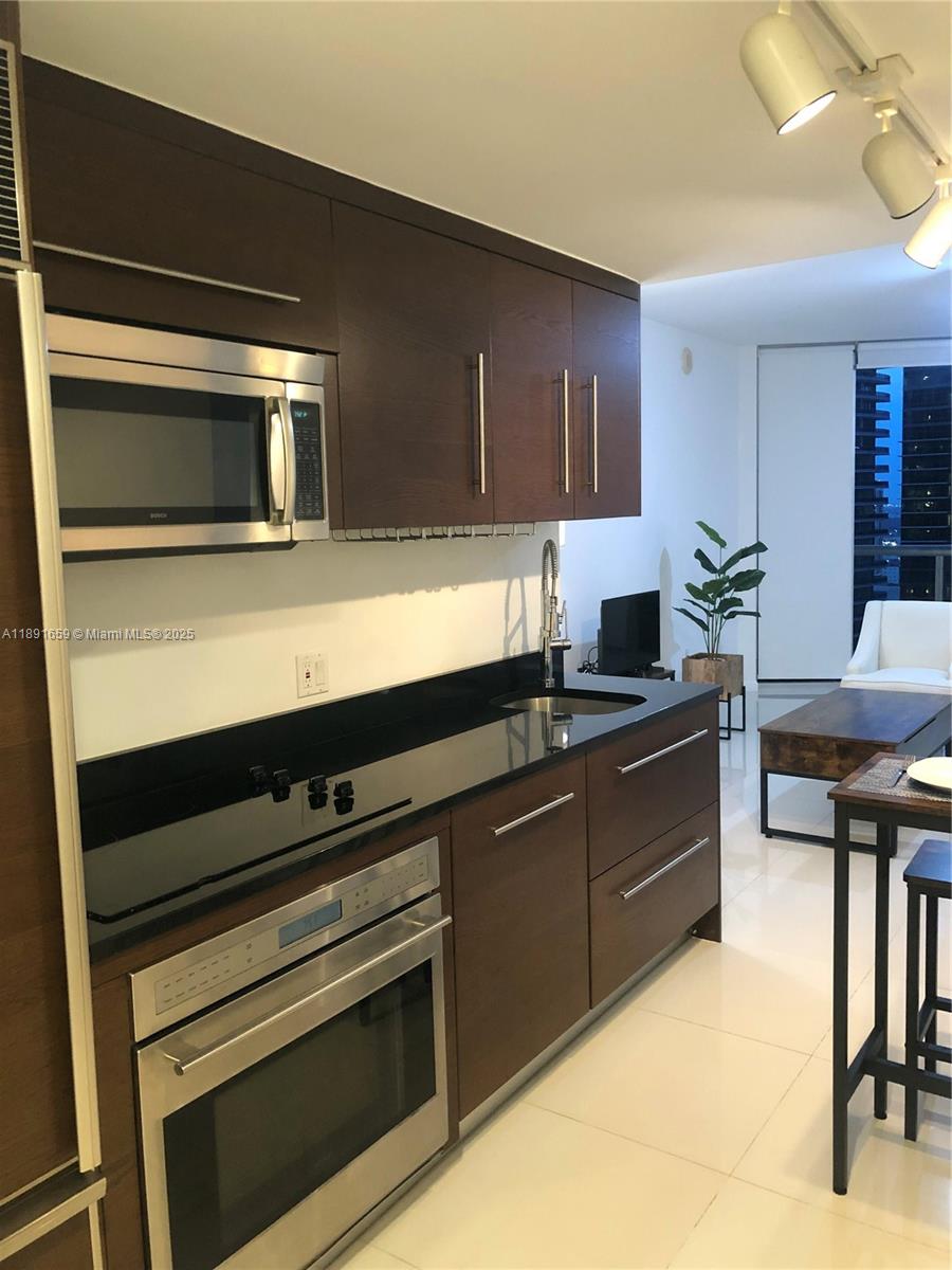 475 Brickell Ave #4008, Miami FL 33131