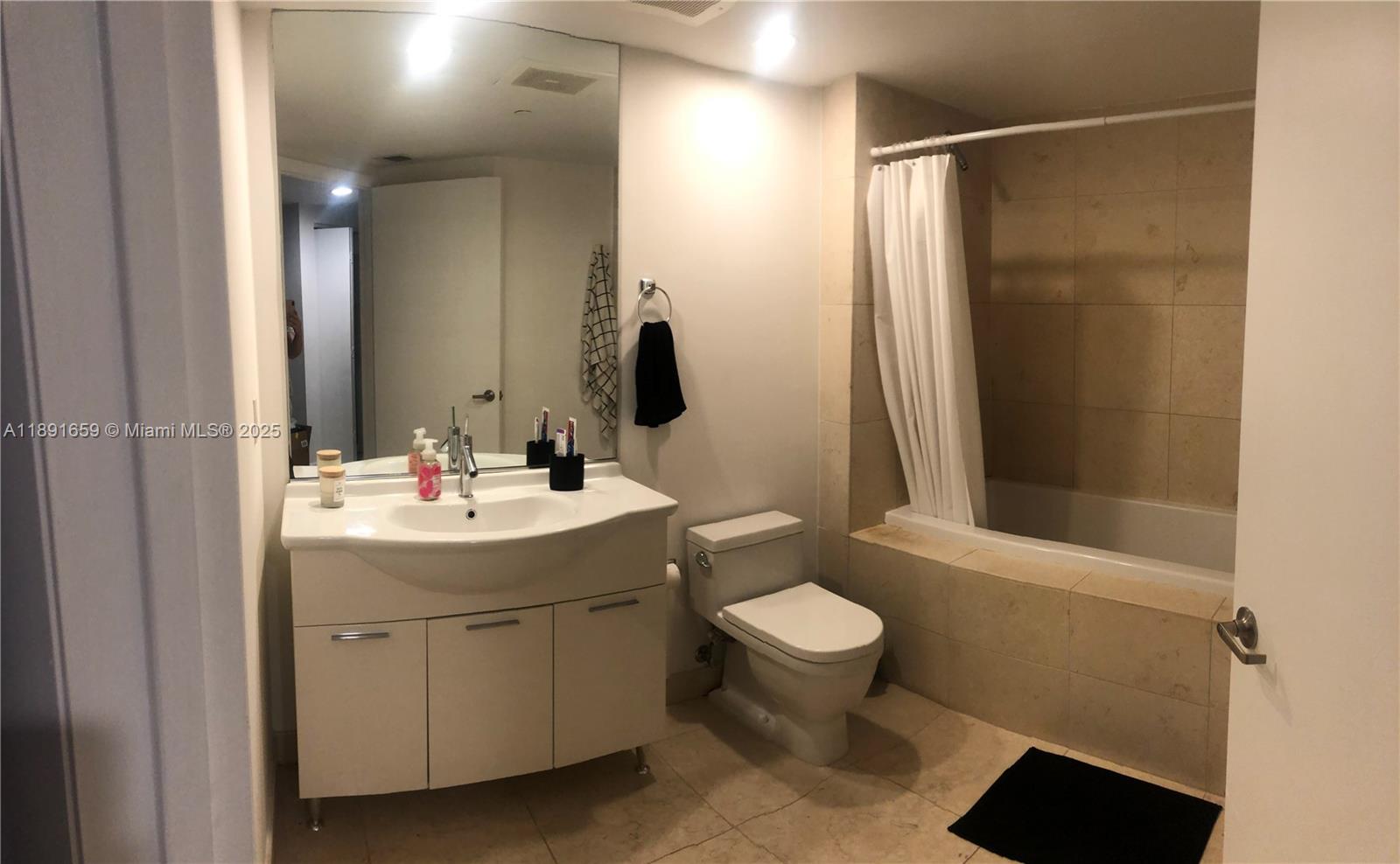 475 Brickell Ave #4008, Miami FL 33131