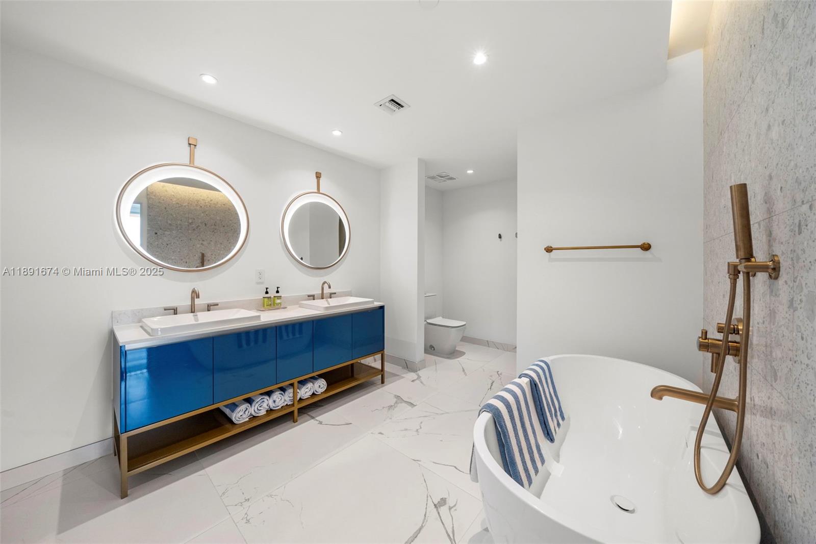2678 Tigertail Avenue #1101, Coconut Grove FL 33133