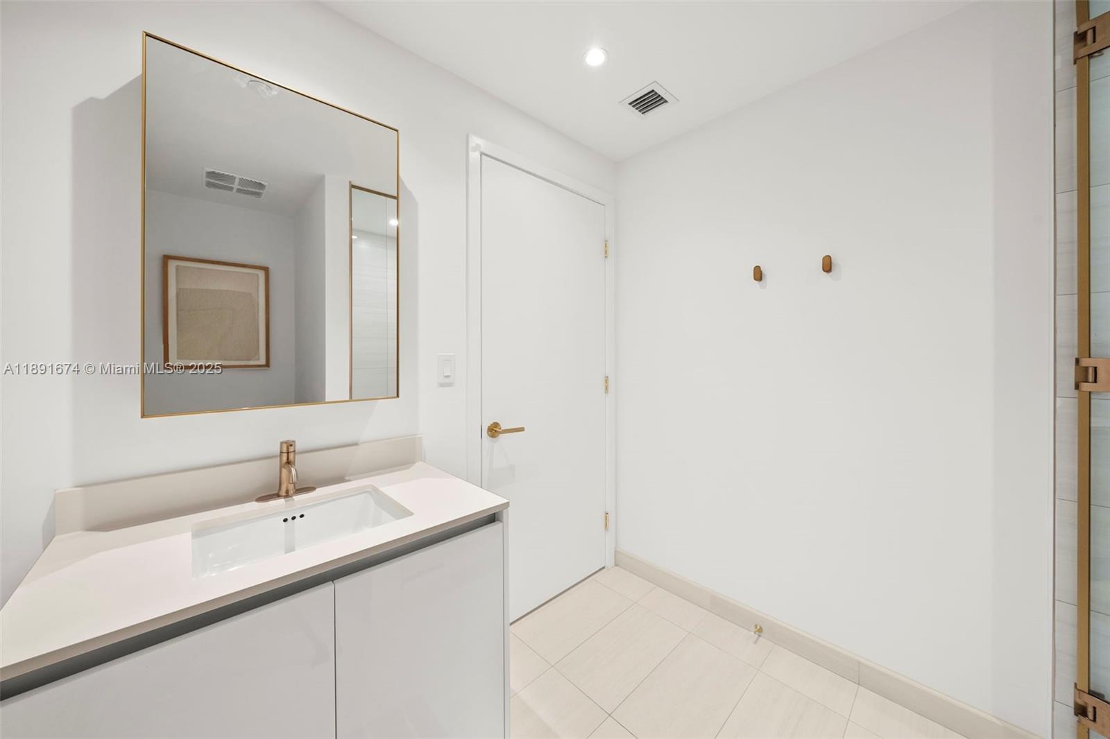 2678 Tigertail Avenue #1101, Coconut Grove FL 33133