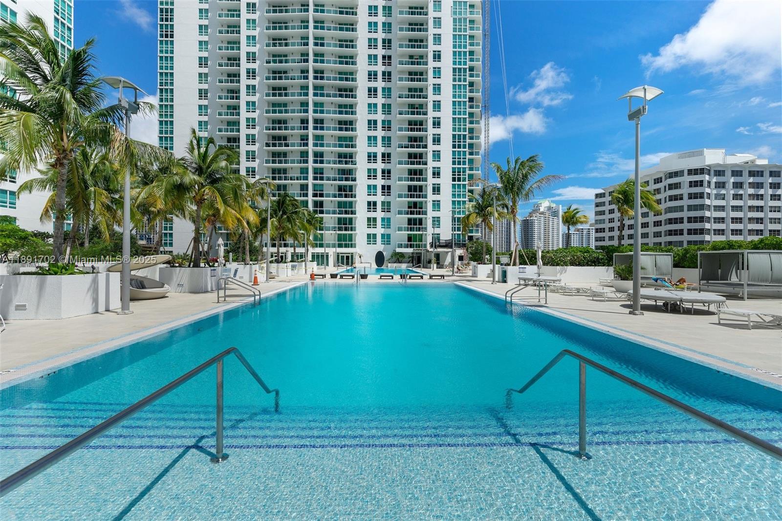 950 Brickell Bay Dr #1509, Miami FL 33131