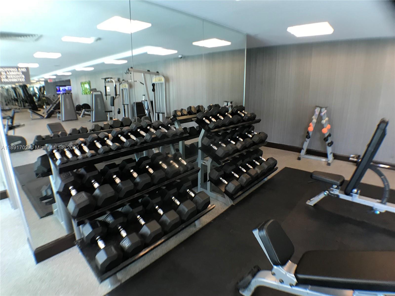 950 Brickell Bay Dr #1509, Miami FL 33131