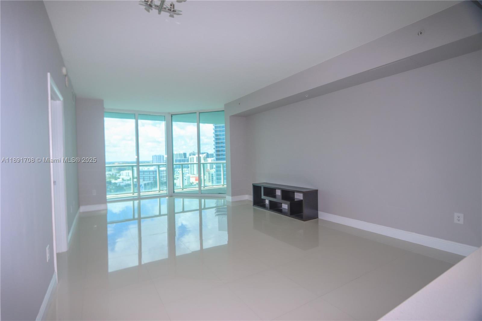 1900 N Bayshore Dr #2216, Miami FL 33132