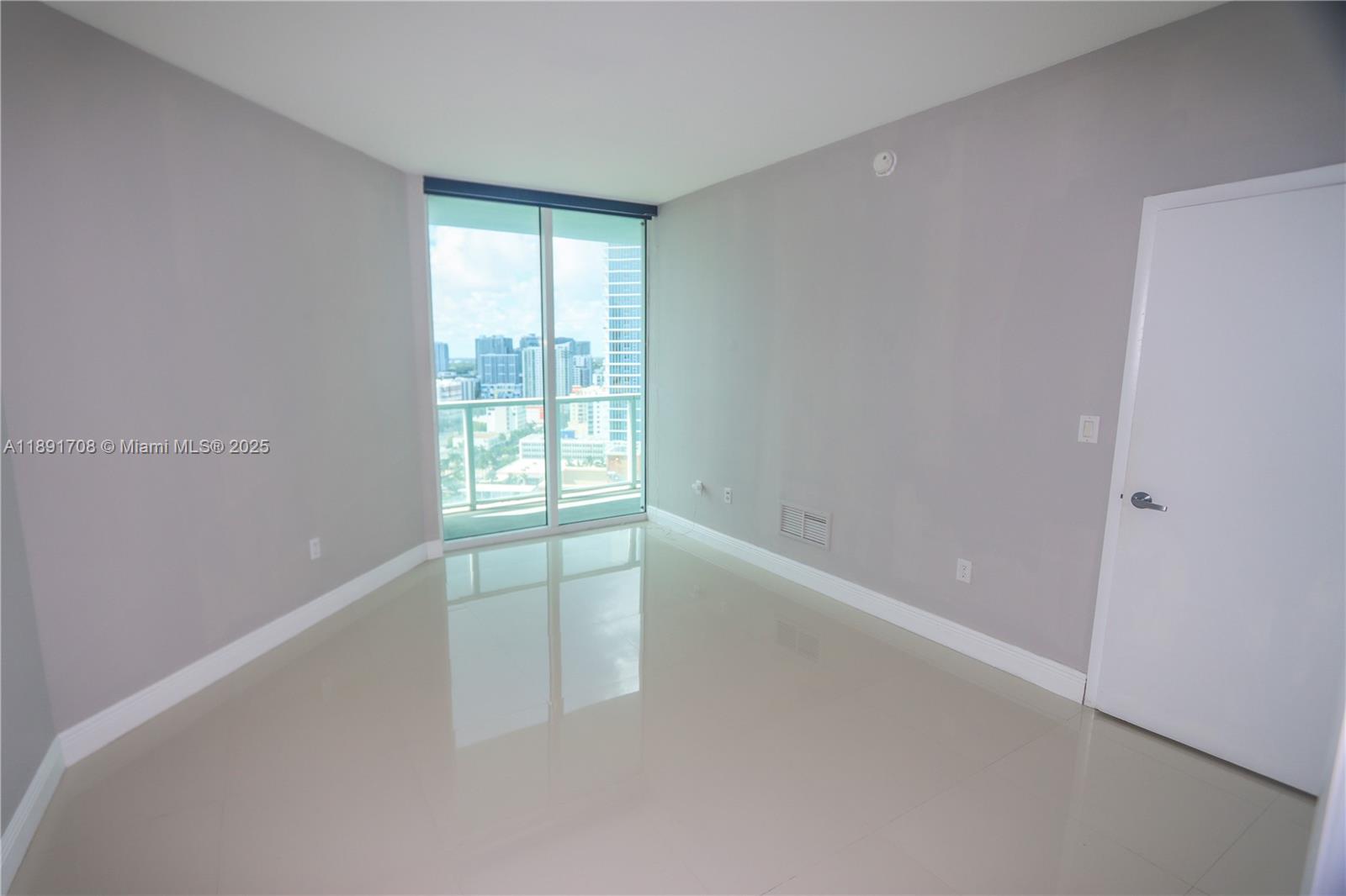 1900 N Bayshore Dr #2216, Miami FL 33132