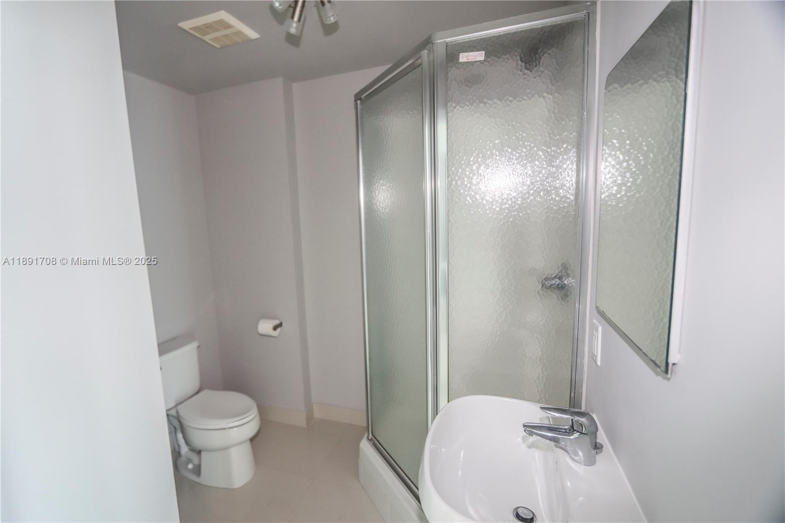 1900 N Bayshore Dr #2216, Miami FL 33132