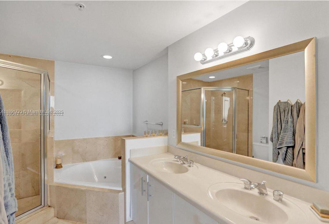 7900 Harbor Island Dr #802, North Bay Village FL 33141