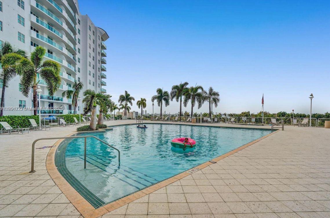7900 Harbor Island Dr #802, North Bay Village FL 33141