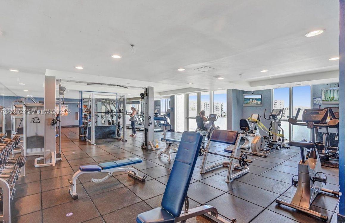 7900 Harbor Island Dr #802, North Bay Village FL 33141