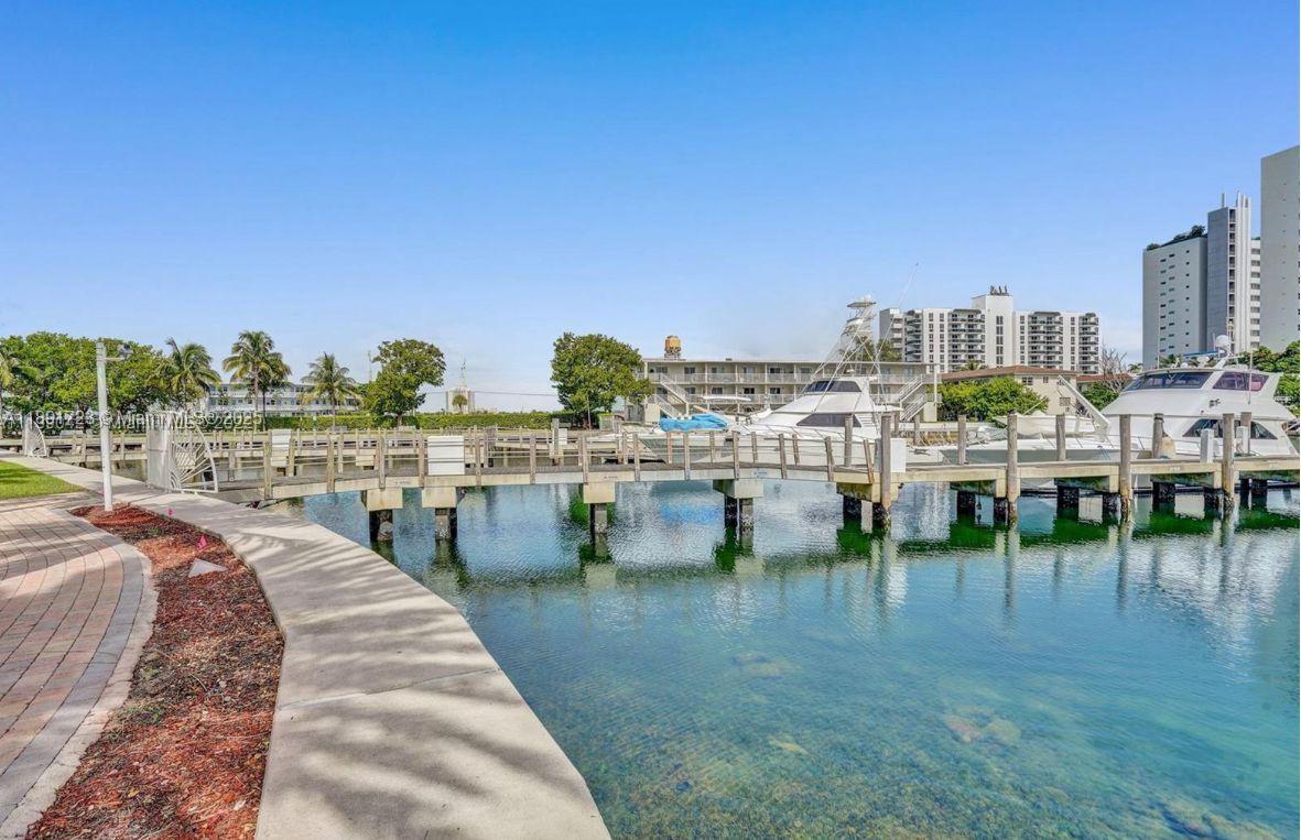 7900 Harbor Island Dr #802, North Bay Village FL 33141