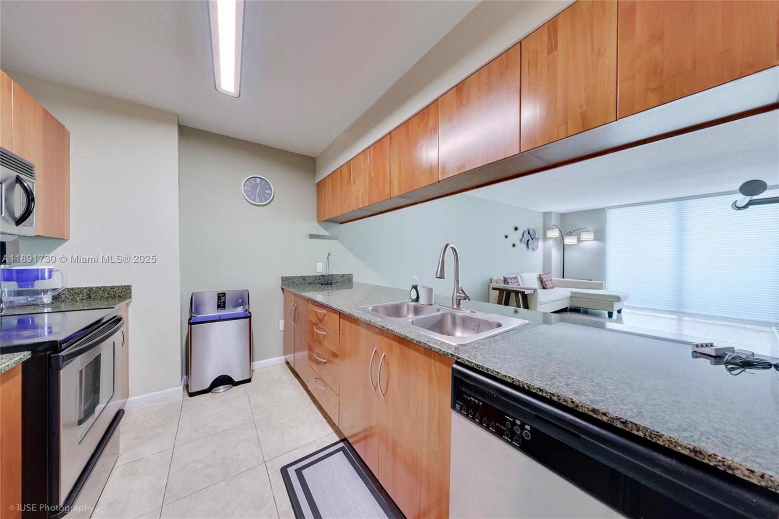 1200 Brickell Bay Dr #3506, Miami FL 33131