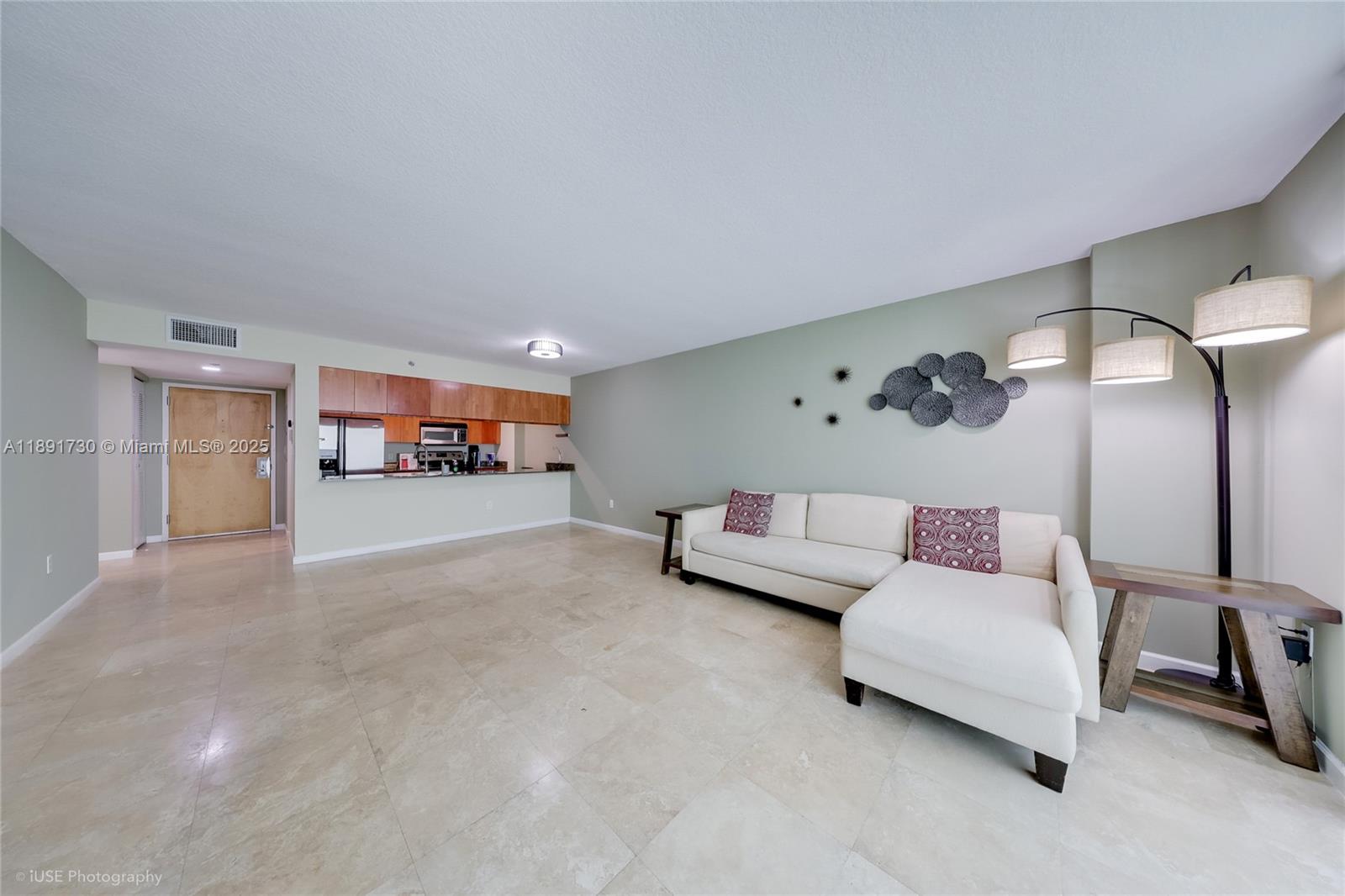 1200 Brickell Bay Dr #3506, Miami FL 33131