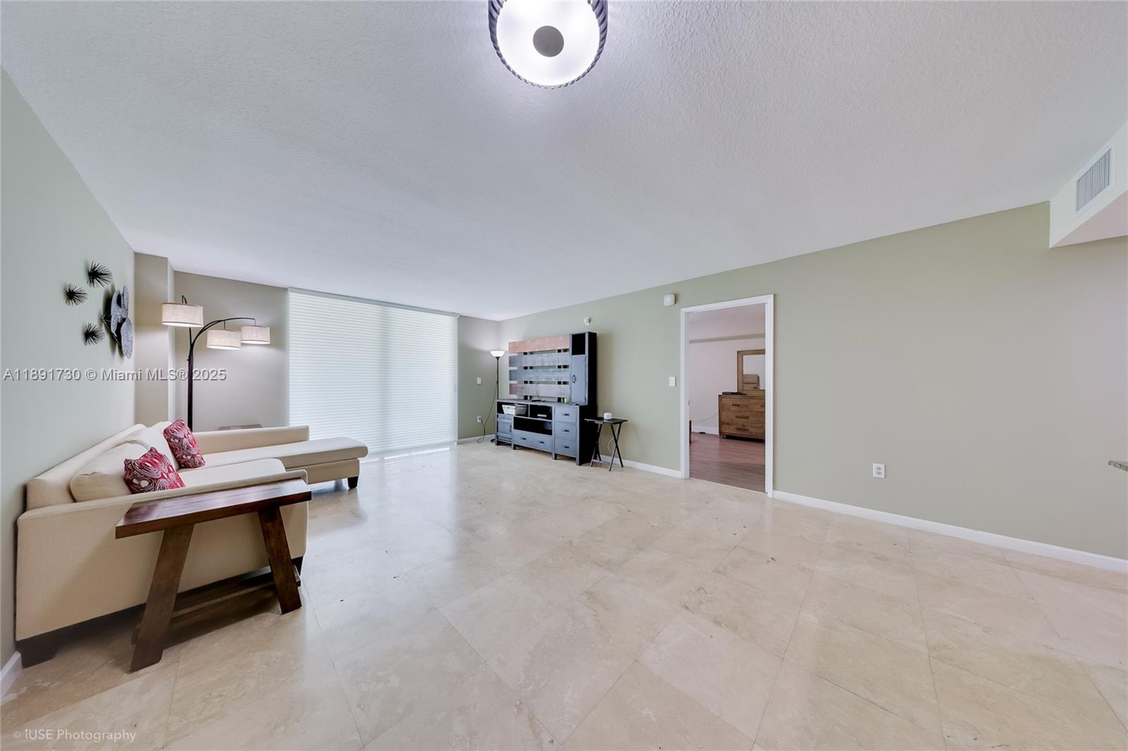 1200 Brickell Bay Dr #3506, Miami FL 33131