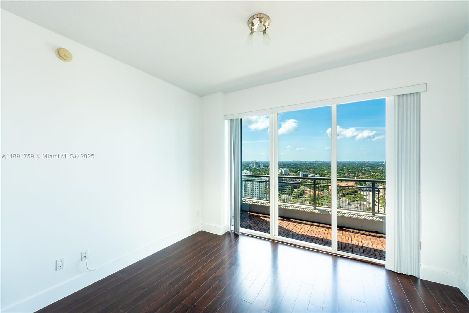 60 SW 13th St #2017, Miami FL 33130