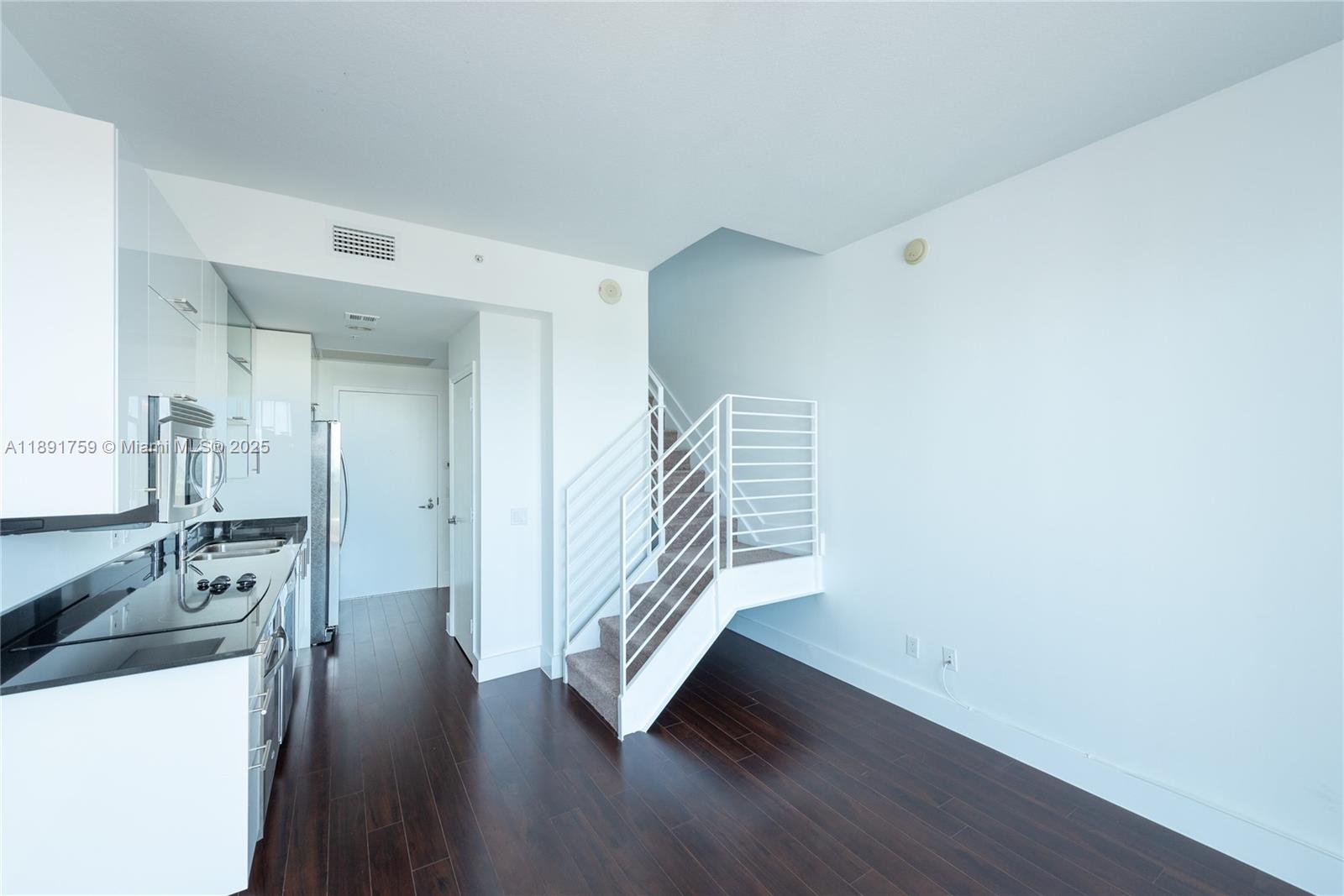 60 SW 13th St #2017, Miami FL 33130