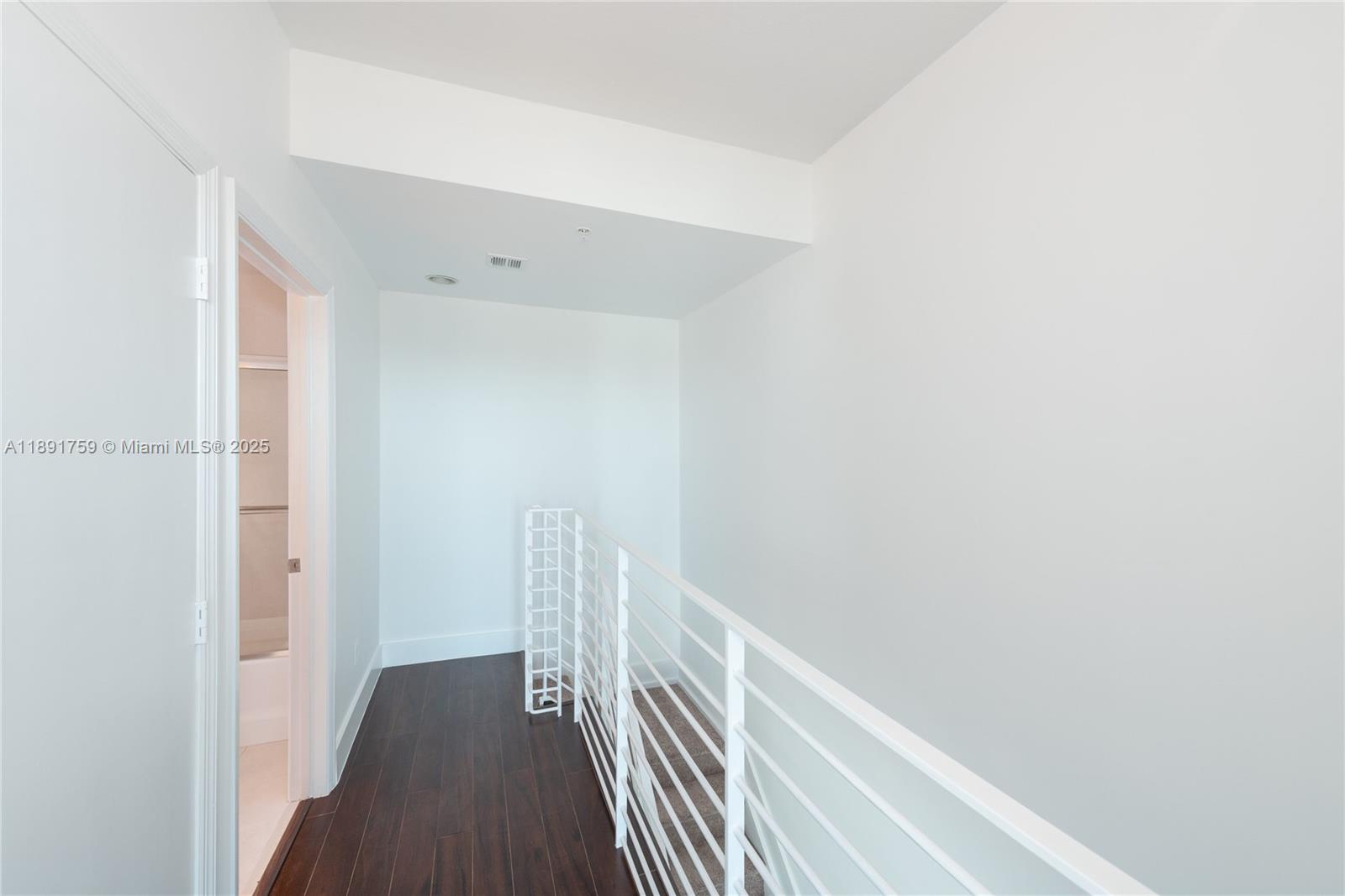 60 SW 13th St #2017, Miami FL 33130