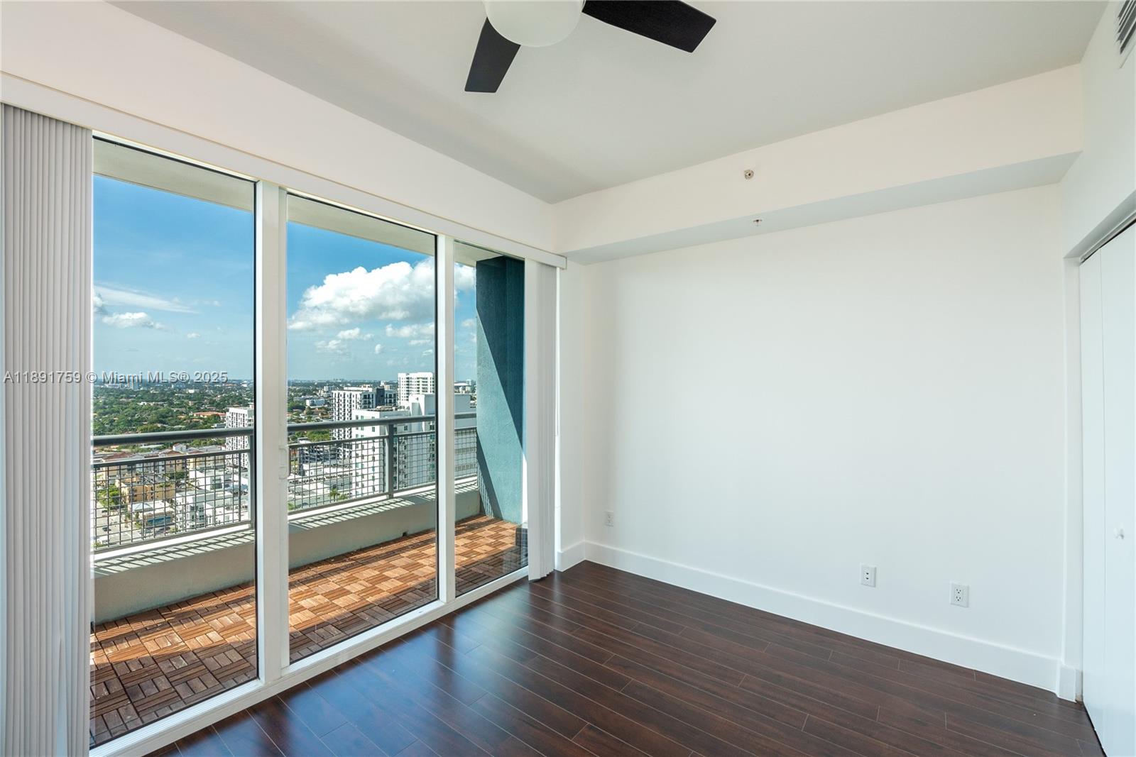 60 SW 13th St #2017, Miami FL 33130