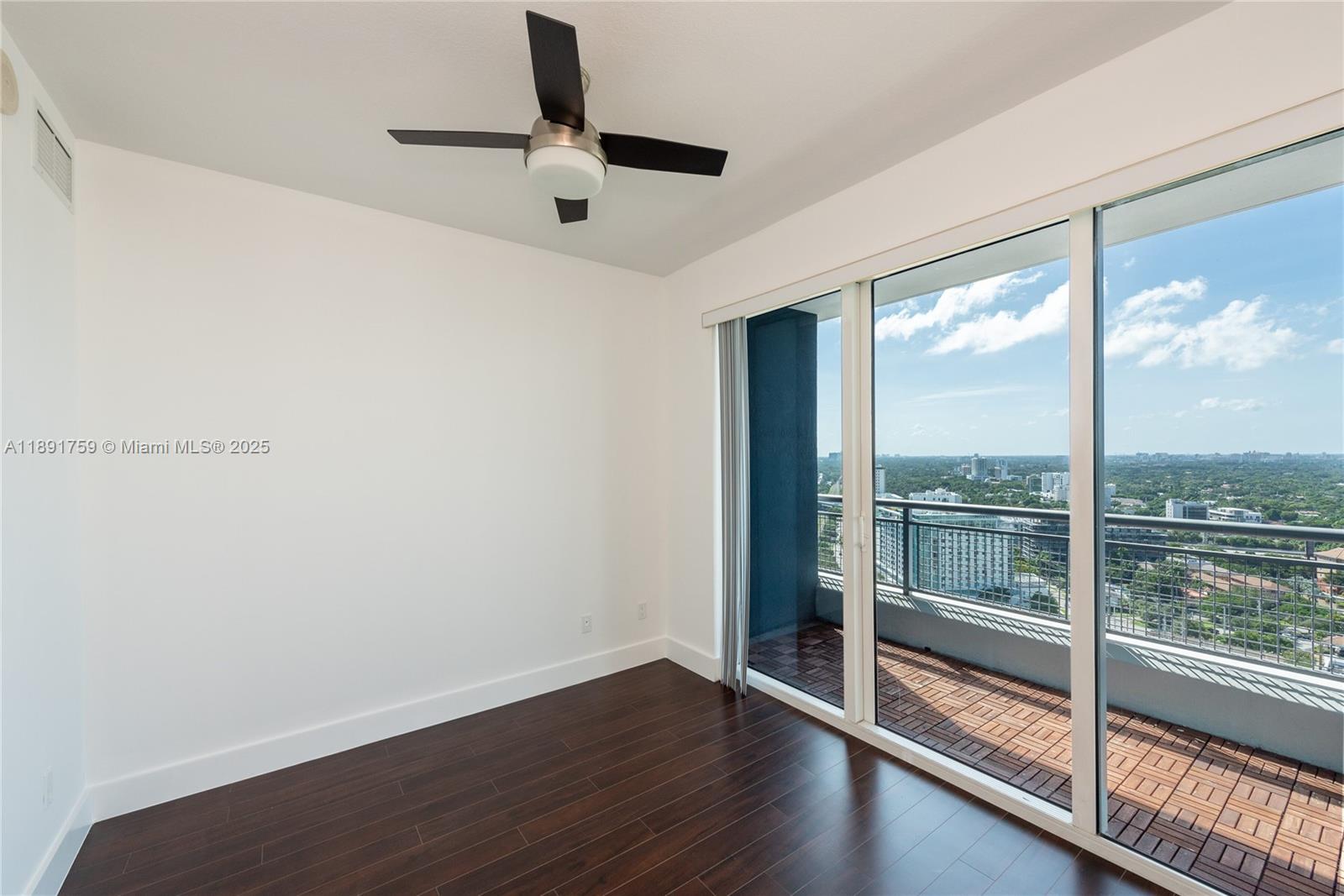 60 SW 13th St #2017, Miami FL 33130