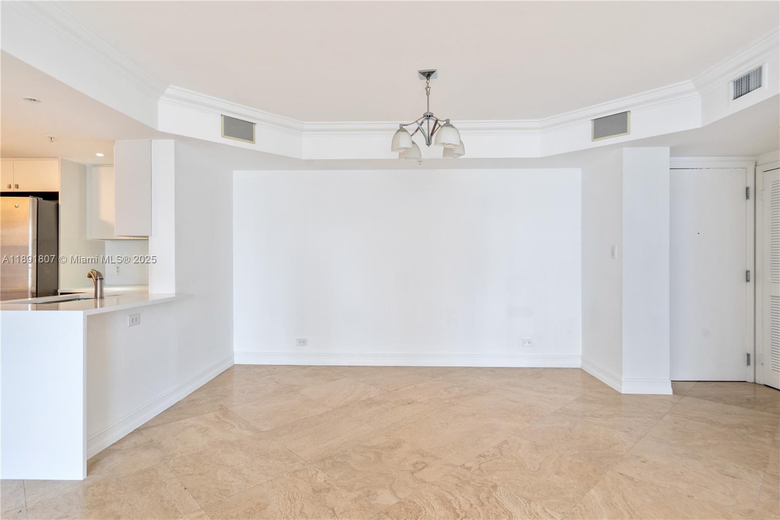 701 Brickell Key Blvd #1411, Miami FL 33131