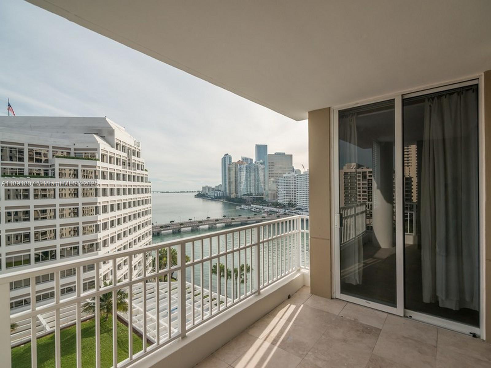 701 Brickell Key Blvd #1411, Miami FL 33131