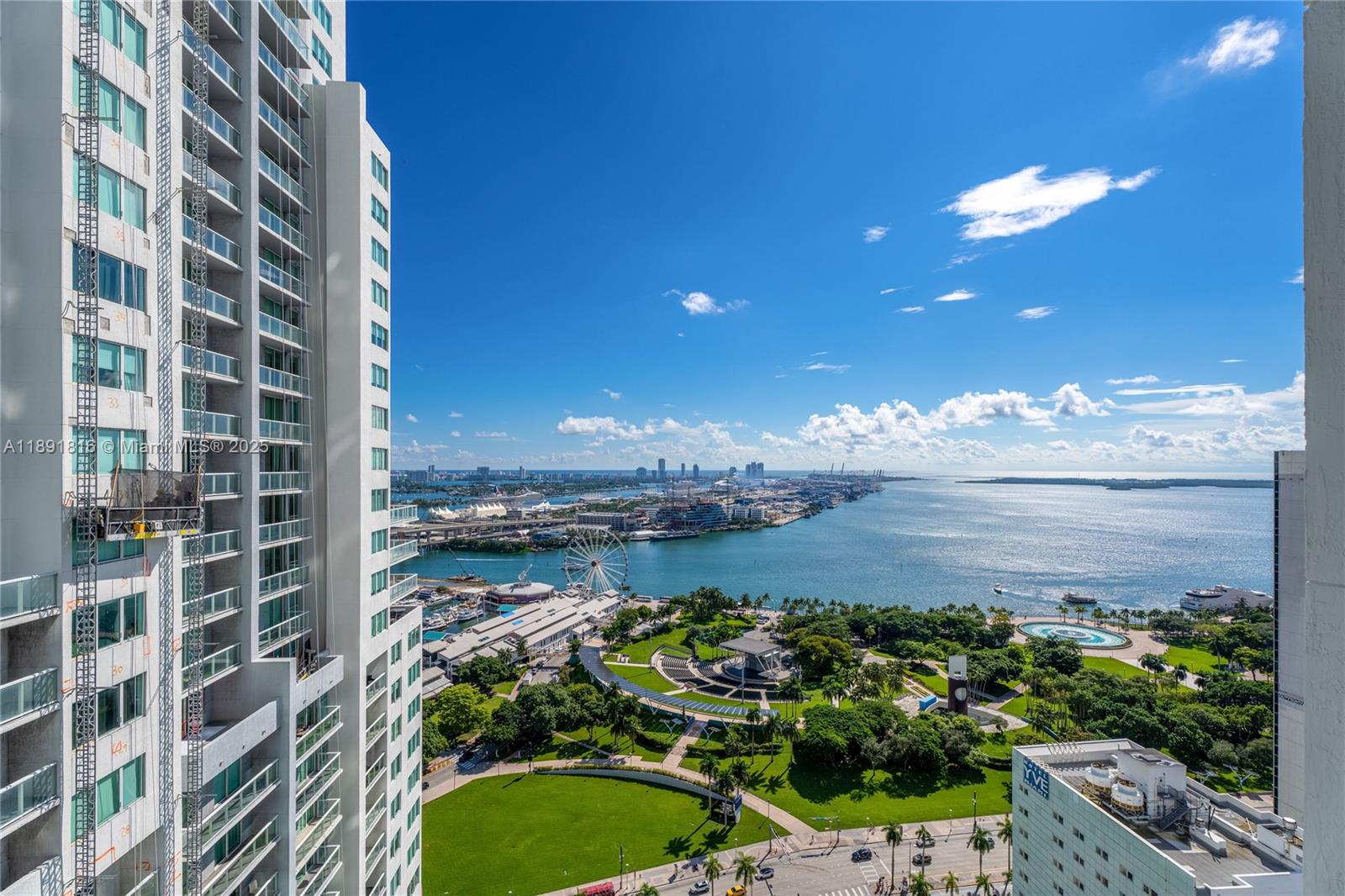 253 NE 2nd St #3203, Miami FL 33132