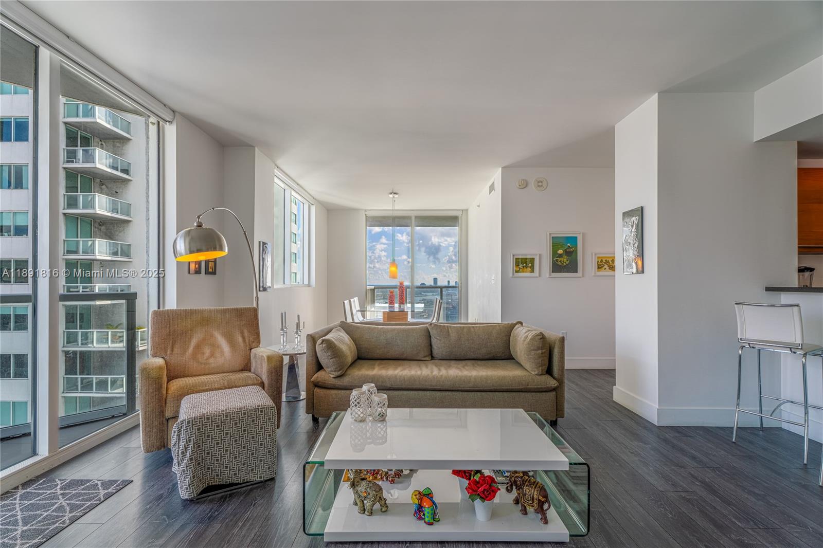 253 NE 2nd St #3203, Miami FL 33132