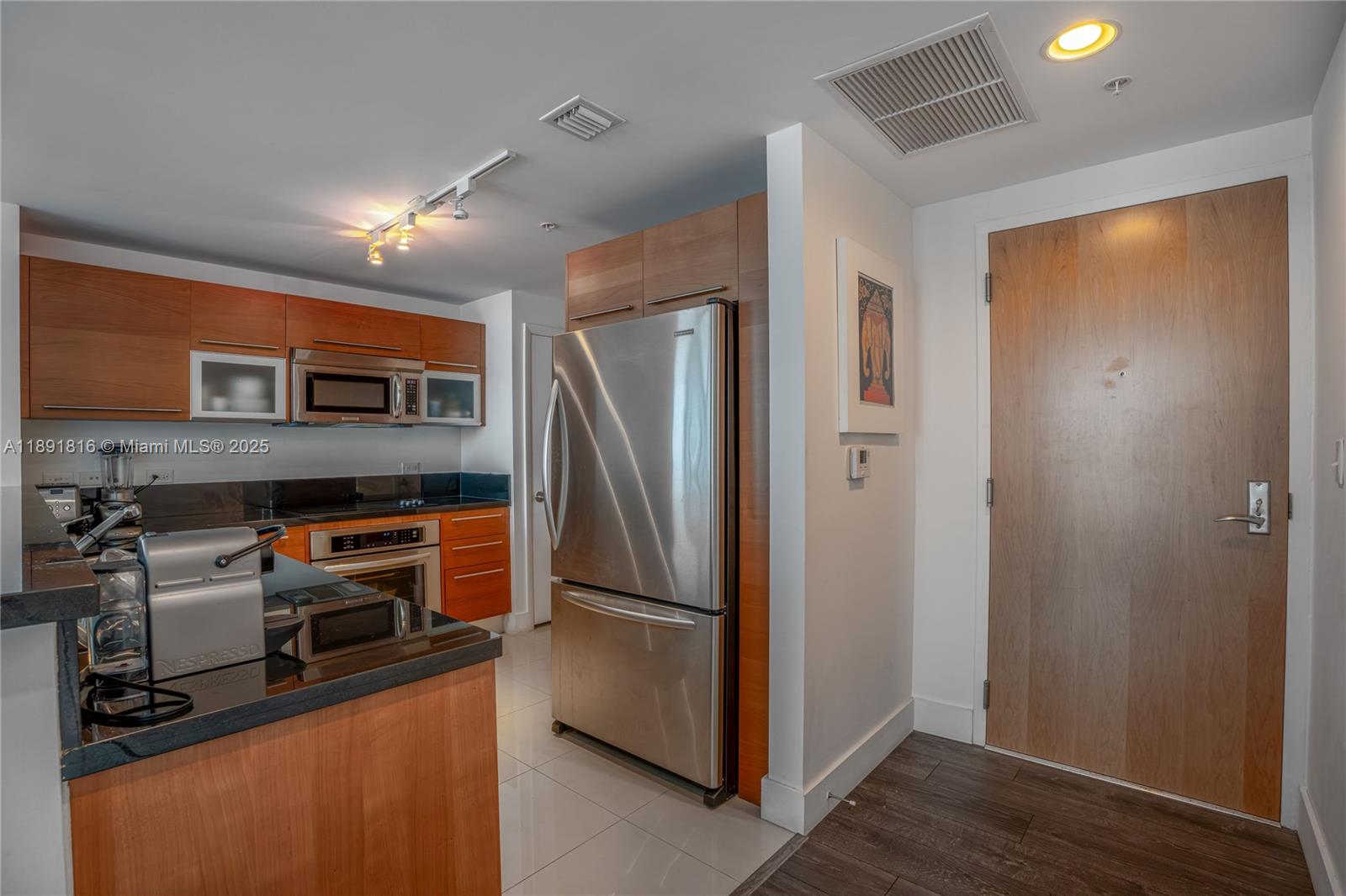 253 NE 2nd St #3203, Miami FL 33132