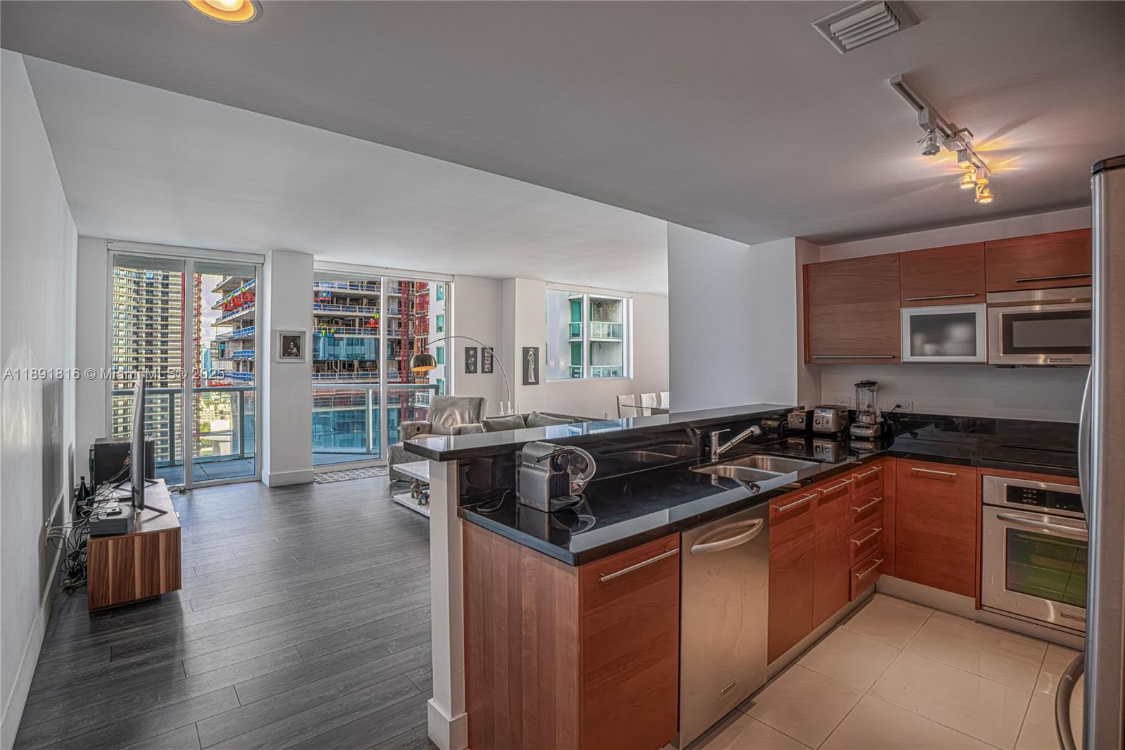 253 NE 2nd St #3203, Miami FL 33132