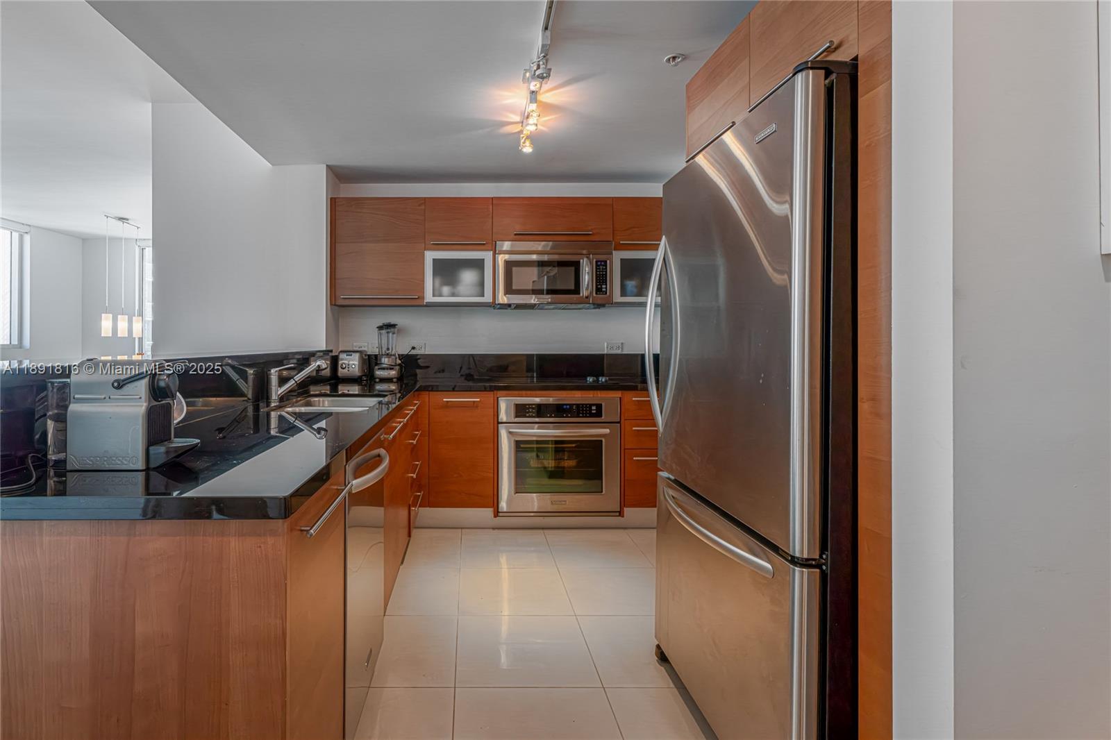 253 NE 2nd St #3203, Miami FL 33132