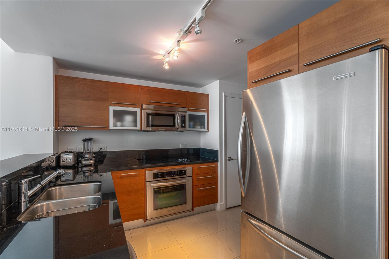 253 NE 2nd St #3203, Miami FL 33132