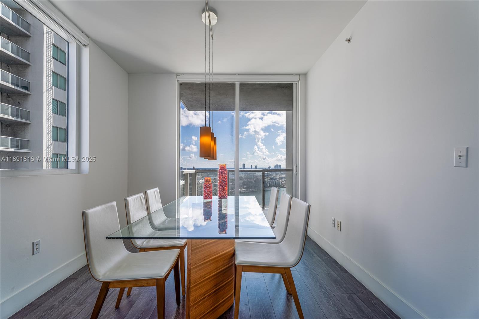 253 NE 2nd St #3203, Miami FL 33132