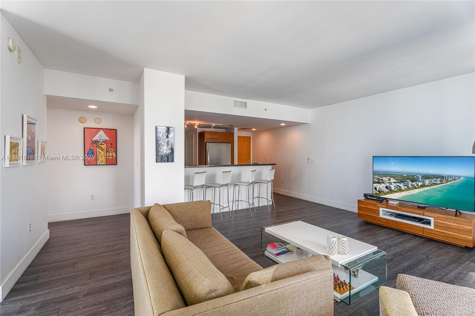 253 NE 2nd St #3203, Miami FL 33132